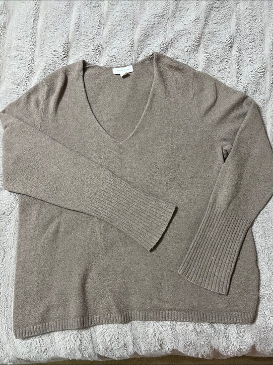 Treasure & Bond Sweaters - Treasure & Bond V-Neck Sweater in Taupe